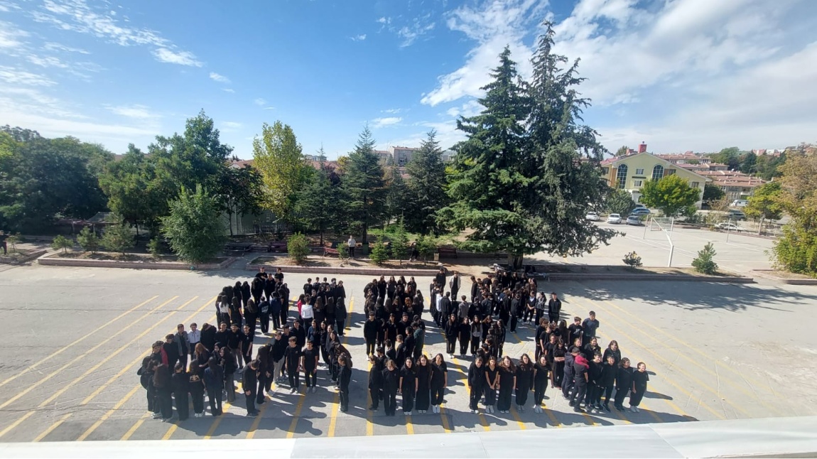 Selçuklu Anadolu Lisesi Öğrencilerinden “Özgür Gazze” İçin Anlamlı Beden Dili Mesajı